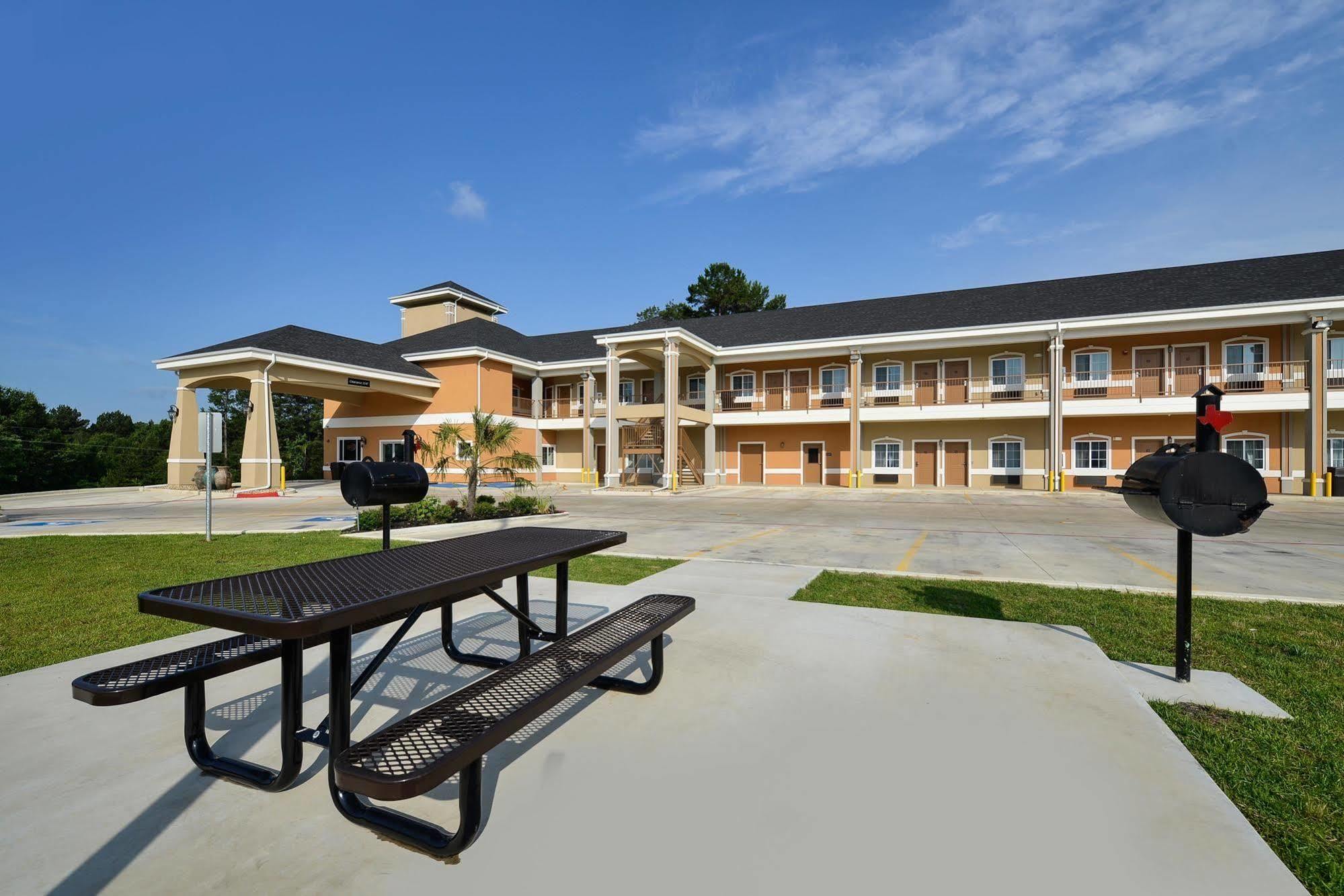 Motel Belmont And 2*